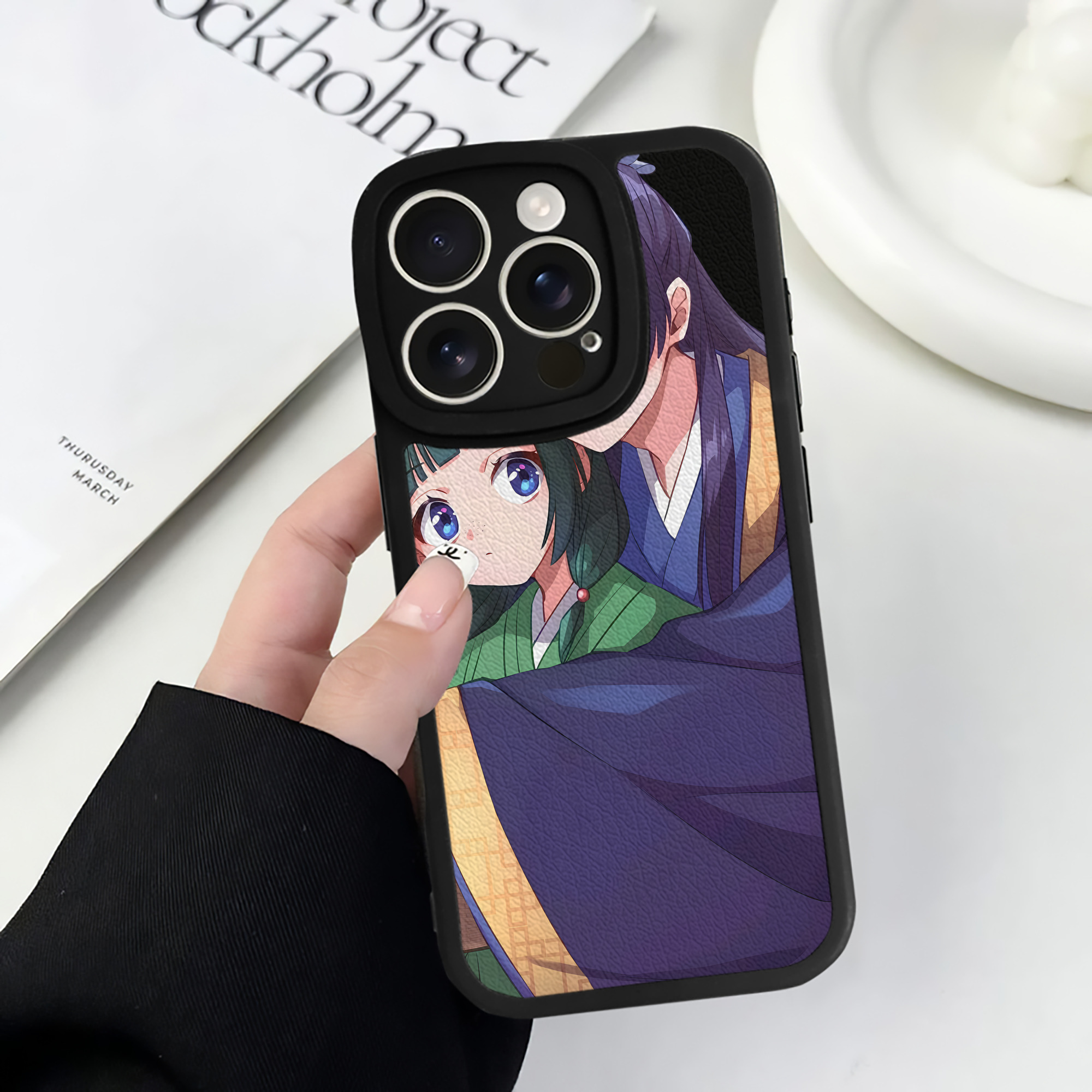 （画像用） 薬屋のひとりごと The Apothecary Diaries 【iPhone 16シリーズ対応】シリコンスマホケース（レザー調） 材質：シリコン